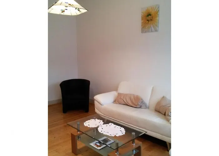 In Einem Historischen Gebaeude Mit Balkon Und Blick Auf Mosel By Interhome Daire *