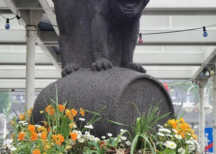 In Einem Historischen Gebaeude Mit Balkon Und Blick Auf Mosel By Interhome Daire *